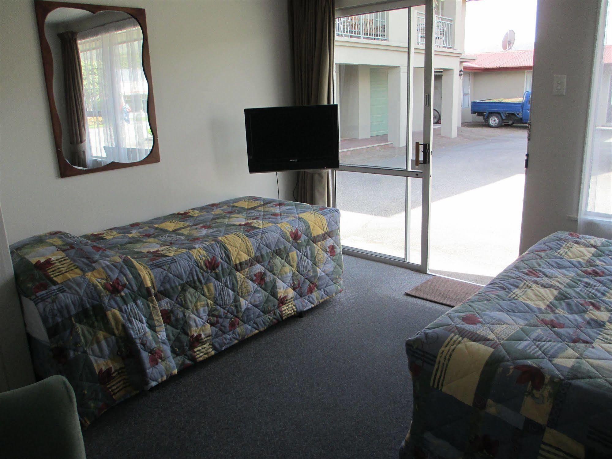 Aachen Place Motel Greymouth Exteriör bild